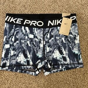 Brand new with tags limited addition Nike pros